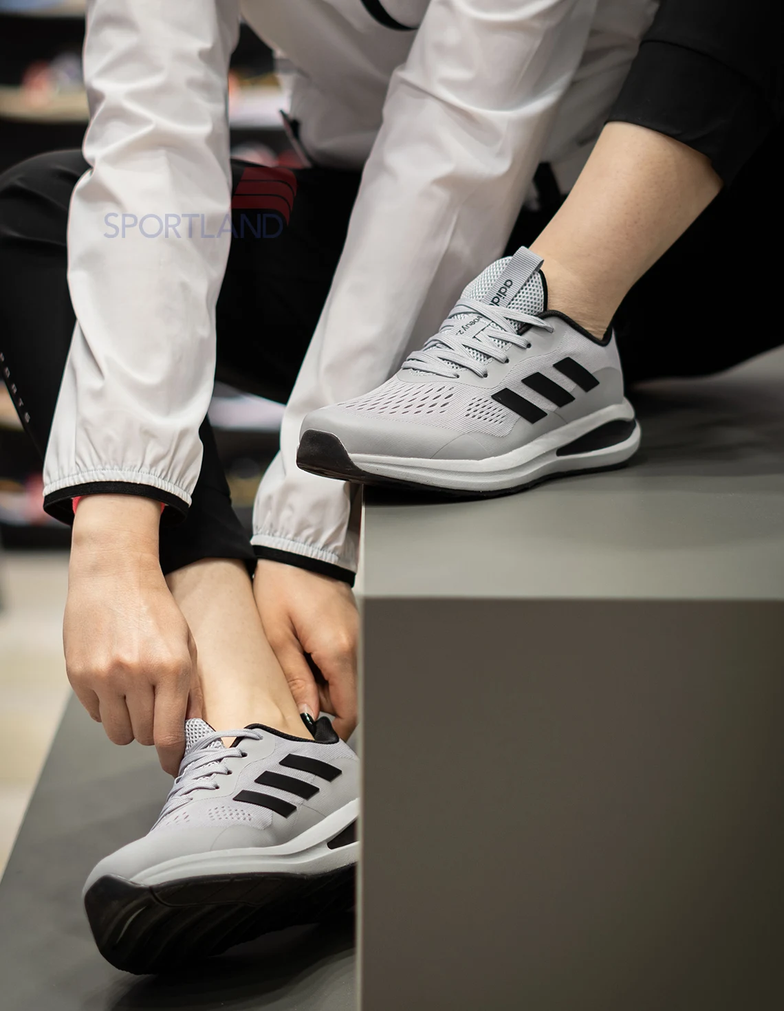 کفش ورزشی زنانه آدیداس Voeuy 2.0 W