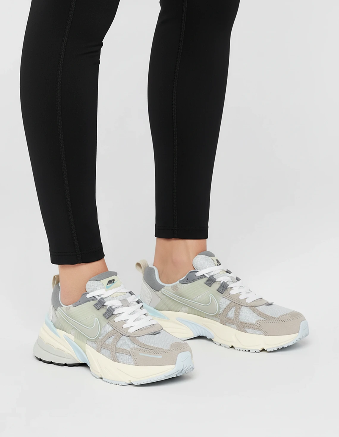 کفش دویدن زنانه نایکی V2K Run W