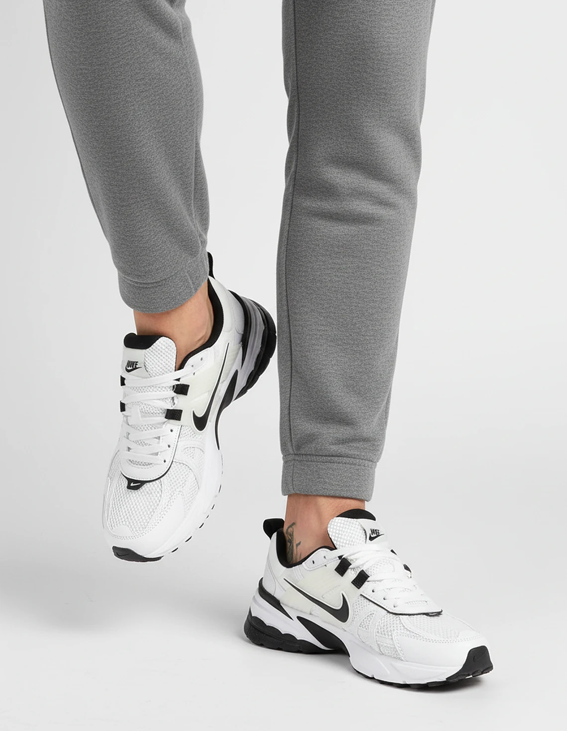 کفش دویدن مردانه نایکی V2K Run M