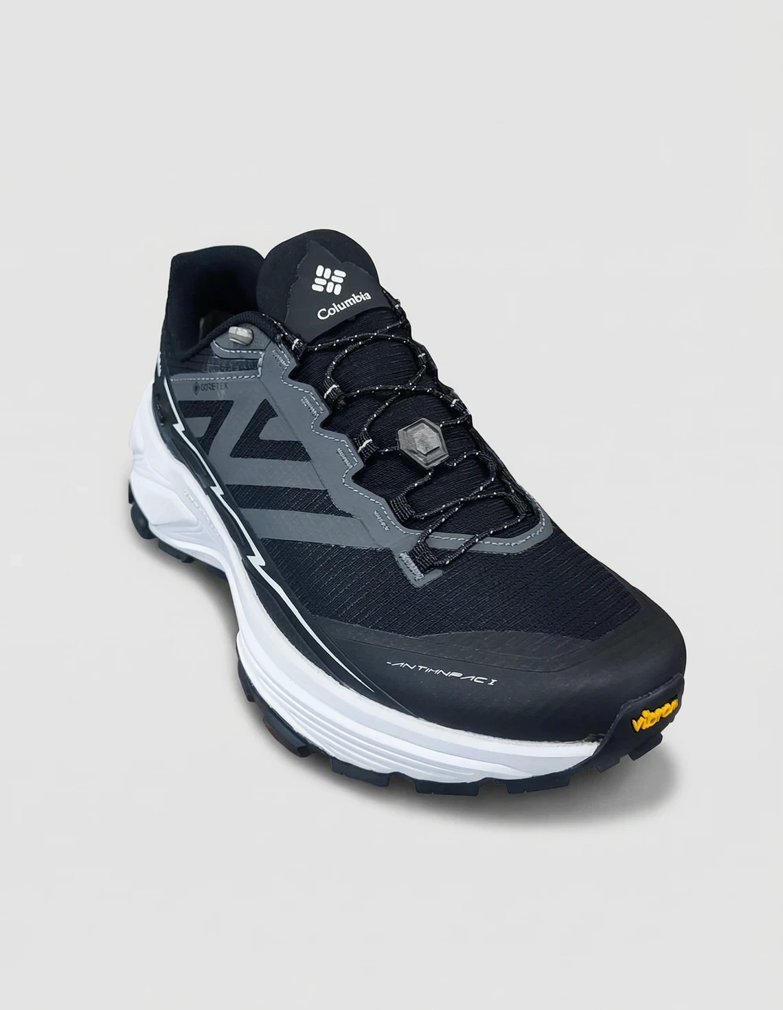 کفش کوهنوردی و طبیعت گردی مردانه کلمبیا Nomad Trek M