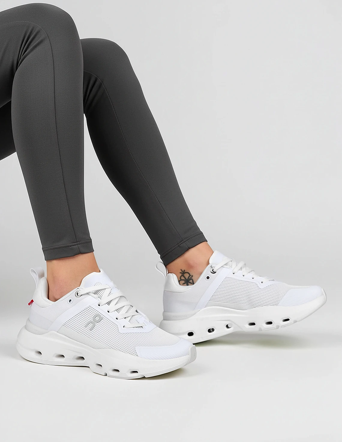 کفش دویدن Unisex آن رانینگ Cloud Peak U