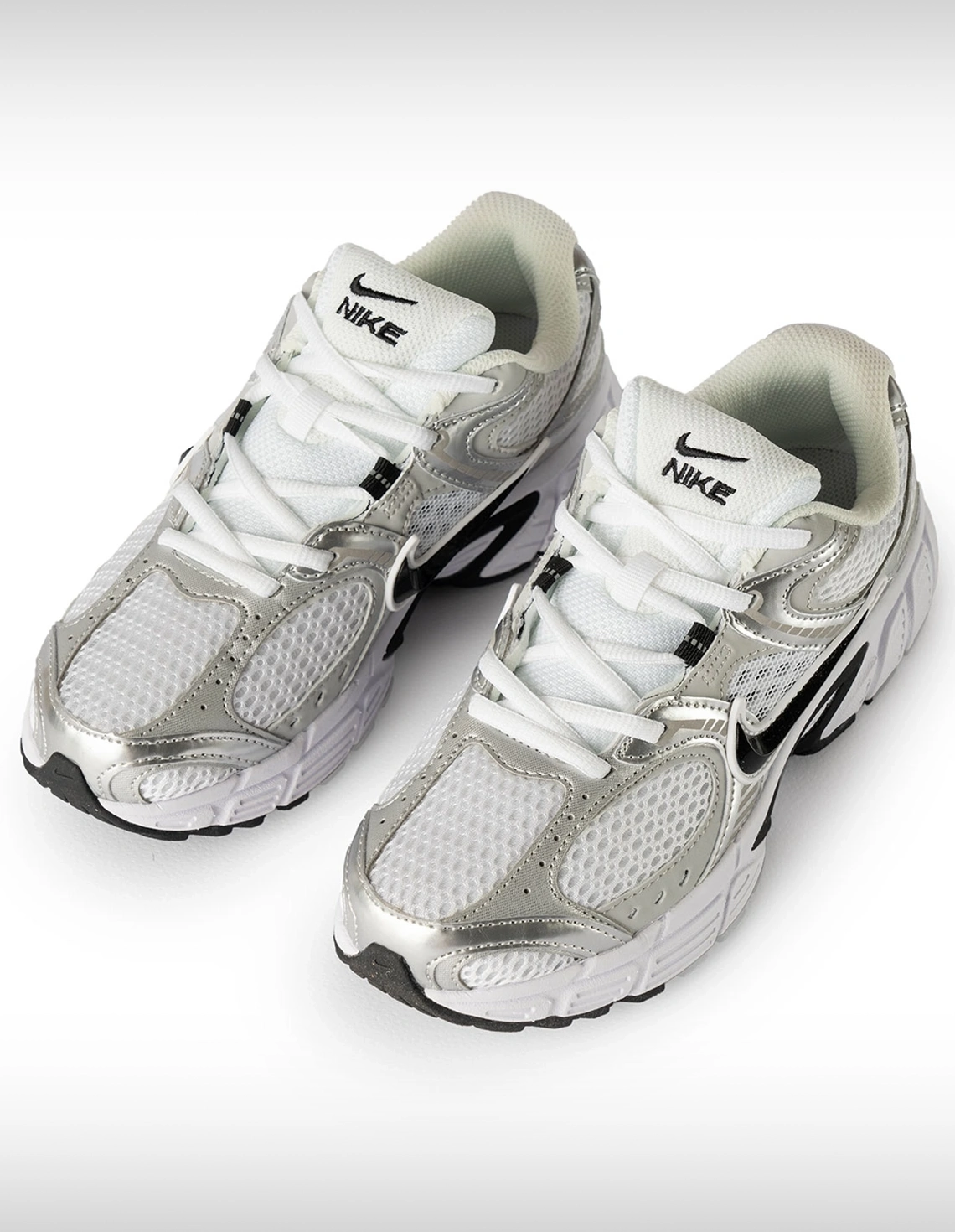 کفش روزانه Unisex نایک Nike Nike V5 RNR U