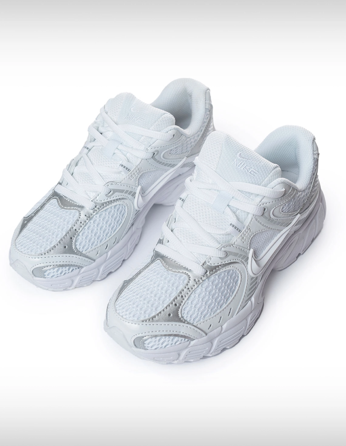 کفش روزانه Unisex نایک Nike Nike V5 RNR U